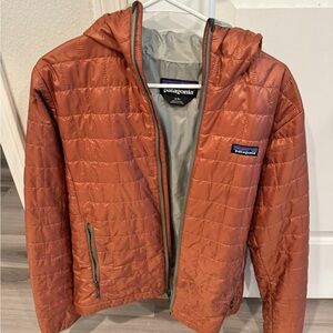 Patagonia Men’s Nanopuff hoodie, size small